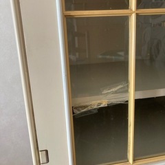 昭和レトロ　食器棚の画像