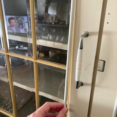 昭和レトロ　食器棚の画像