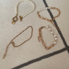 ブレスレット4つ