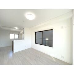 MK✨初月無料♪敷金ゼロ！✨礼金ゼロ！✨仲介手数料ゼロ✨南西向き🏡スーパーコンビニ徒歩圏内✨角部屋最上階♪ − 埼玉県
