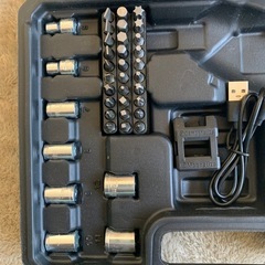 リチウム電池電動ドライバーセット、500円値下げして宜しくお願いします。の画像