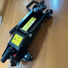 ガレージ ジャッキ タイヤ交換