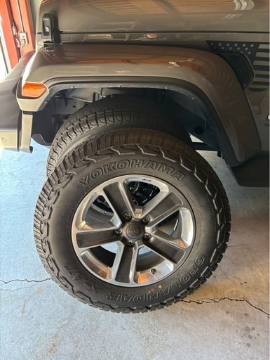 Jeep ラングラー タイヤホイール 255/70/18 JL JK YOKOHAMA