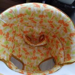 赤ちゃん歩行器の画像