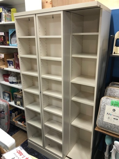 ⚫︎販売周⚫︎本棚　スライド書庫　スライド式書棚　マガジンラック　収納力抜群　中古品