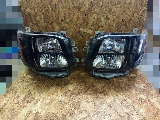 トヨタ200系ハイエース3型純正HIDヘッドライト左右セットインナーブラック黄ばみ無しレンズコーティング済み