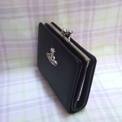 未使用品　Vivienne Westwood 二つ 折り財布 黒　843VW631の画像