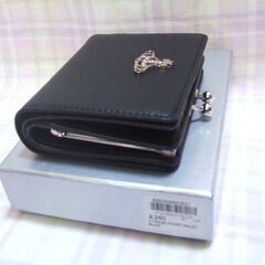 未使用品　Vivienne Westwood 二つ 折り財布 黒　843VW631の画像