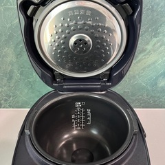TIGERタイガーIHジャー炊飯器5.5合JPW-C100 の画像