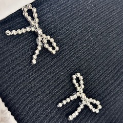 🤍新品　シルバーリボンのニット帽の画像