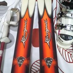 スキー板−ストック−靴2足セットの画像