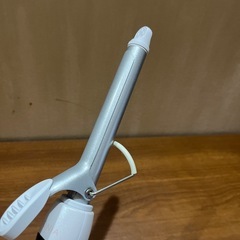 SALONIA コテ　カールアイロン　ホワイト　細いの画像