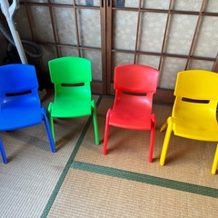 椅子一脚(税込)５００円