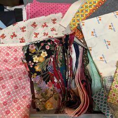 説明必読＊パッチワーク用ハギレ カットクロス 生地 布  小物づ...