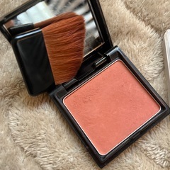 &beチーク、アイカラーの画像