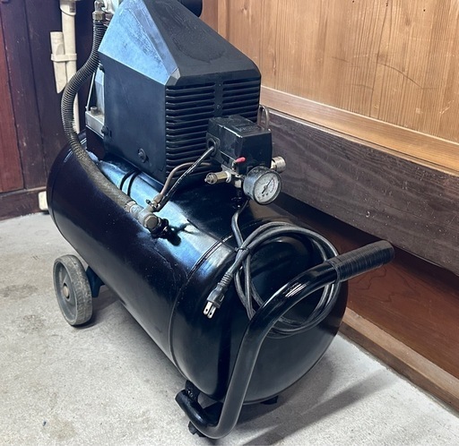100V  エアーコンプレッサー◆DIY