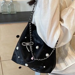 新品　ハンドバッグ　黒　ビジュー