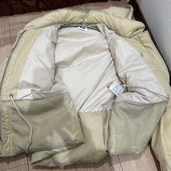 ユニクロ　パデットパーカ　Ｌサイズの画像