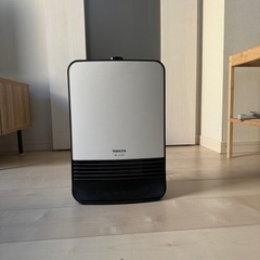 セラミックヒーター 小型 電気ストーブ セラミックファンヒーター 足元 オフィス 省エネ 900/400W 即暖 過熱保護 電気ファンヒーター  2段階切替 防寒対策 2025