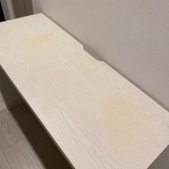 コンセント付きデスクの画像