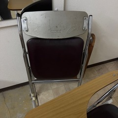 テーブル付きパイプ椅子 レトロ 2脚セットの画像
