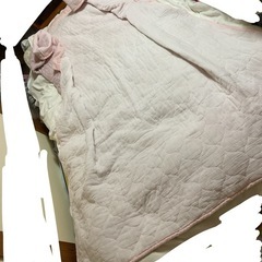 ☺️ 着る布団　ペット用等にも如何？ 寝巻き型掛布団　寝巻き布団　肩64身61丈187袖40cm  桃白縞柄　紐(➕20円)の画像