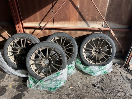 18インチホイール　PCD100 18インチ　タイヤ付き