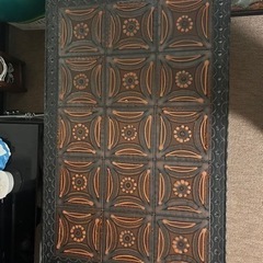 アンティークテーブルの画像