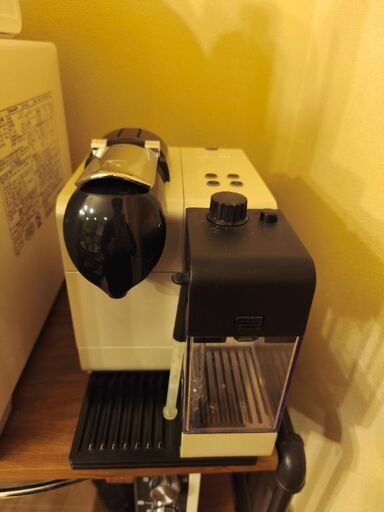 Nespresso ラティシマプラス(ネスプレッソF421 コーヒーマシーン )