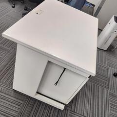 ※値下げ中　使い勝手の良いオフィスデスクと袖机のセットです！の画像