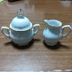 (商談中)お砂糖とミルク入れ