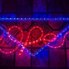 看板「OPEN」ロープライトコンセント式 おしゃれ かわいい（中古）の画像