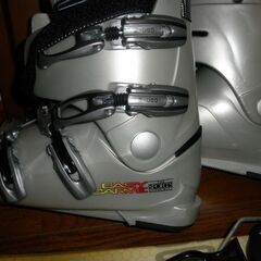 「お引き渡し完了しました」
ショートスキーとスキーブーツのセットの画像