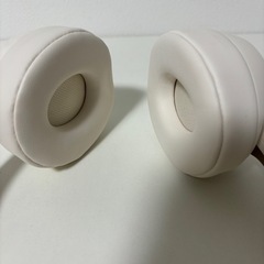 Beats Solo Pro アイボリー ヘッドホンの画像