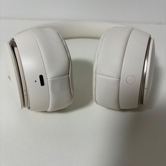 Beats Solo Pro アイボリー ヘッドホンの画像