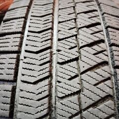 BS BRIDGESTONE BLIZZAK VRX2 205/65R16 16インチ スタッドレス 4本 バリ溝 ヤリスクロス 10系アルファード等　(KTF198)の画像