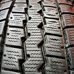 DL LT03 205/70R17.5 115/113L LT 17.5インチ ライトトラック用 スタッドレス 22年製 6本 バリ溝 エルフ キャンター等　(KTL298)の画像