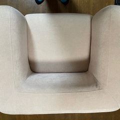 1人用ソファ（薄ピンク）の画像
