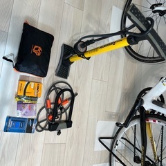 【手渡し限定】ロードバイク（中華カーボンフレーム・シマノ105）＋付属品多数 の画像