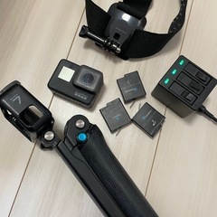 Gopro 7 blackGoPro 、ウェアラブルカメラ用アクセサリ 3-Wayセット、ヘッドストラップマウント、保護用ケースの画像