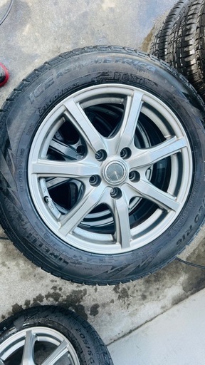 16インチスタッドレスタイヤ