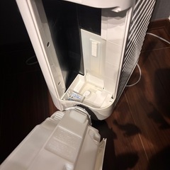 空気清浄機　シャープ　KC-F50-Wの画像