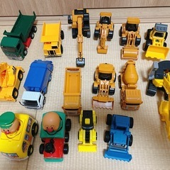 〖お譲り先決定〗美品！はたらくくるまとアルファードのラジコンセットの画像