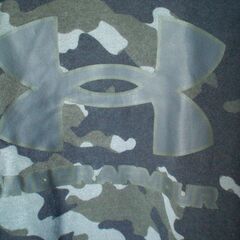 【パーカー⑤】アンダーアマー　パーカーの画像