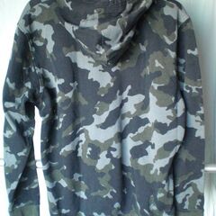 【パーカー⑤】アンダーアマー　パーカーの画像