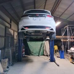 二柱リフトのある個人のレンタルガレージ　レンタルピット　garage　taketama - 小野市