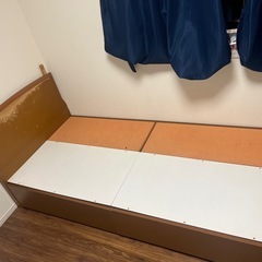 引き出し付きベッドフレーム
