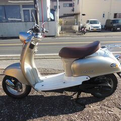 期間限定値下 YAMAHA 2st VINOビーノ　希少カラーシャンパンゴールド セル始動　メーターオーバーし速く好調 　プラグ　新品交換 キャブ洗浄駆動系統も開けて対応洗浄他等かなりお金かけ多数交換 納車整備点検済み 登録後すぐ乗り出せます。直接引き渡し　配送手配も可　SA10J　５AU　４JP　原付の画像
