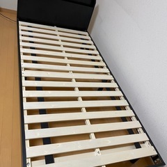 シングルベッド。すぐに取り来ていただける方！差し上げます。
