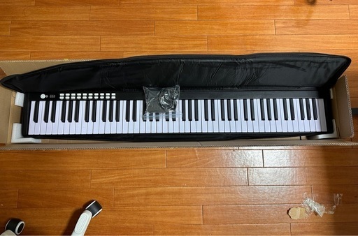 電子ピアノ\n